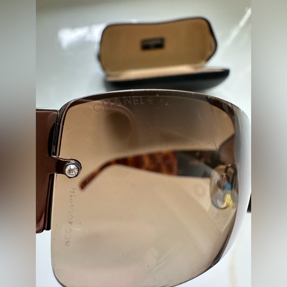 Authentic Chanel Tortoise Sunglasses with Rhinestone 4117-B C.275/13 62.16 125 - Picture 11 of 16